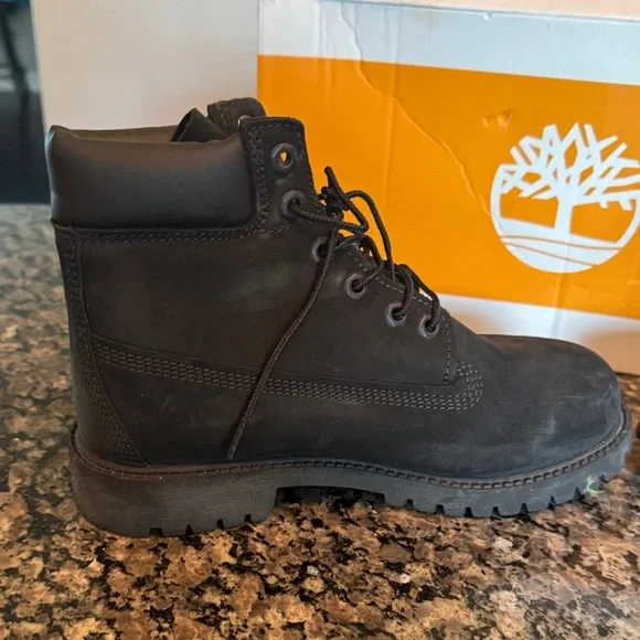 Timberland Charcoal Black Boots EUC 5.5Y - Picture 6 of 15